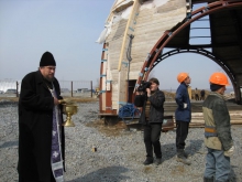 Установка купола на храм св. Даниила Ачинского 3