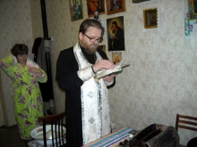 Священник посетил больницу