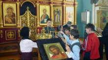 Настоятель храма с. Новобирилюссы побеседовал с родителями и детьми 2