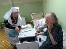 Раздача Крещенской воды в больнице