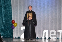 Священник поздравил коллектив Ачинского психоневрологического интерната с юбилеем 1