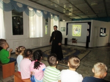 Священник рассказал православным гимназистам о Дне Святой Троицы 1