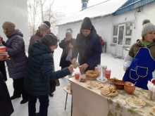 Прихожан Казанского собора угостили блинами 4
