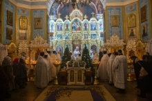Митрополит Красноярский и Ачинский Пантелеимон совершил Божественную литургию в Казанском соборе города Ачинска