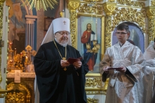 Митрополит Красноярский и Ачинский Пантелеимон совершил Божественную литургию в Казанском соборе города Ачинска 10
