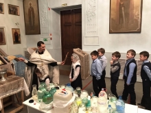 В гимназическом храме священник совершил Великое водоосвящение 3