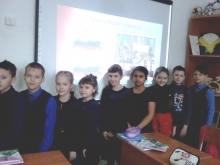 День воссоединение Крыма с Россией отметили в православной гимназии 4