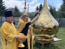 В Боготоле освящены купола строящегося храма