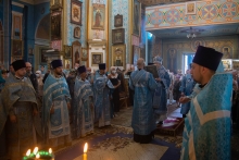 Митрополит Пантелеимон совершил Литургию в Казанском соборе Ачинска 5