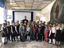 Священник рассказал православным гимназистам о празднике Рождества Пресвятой Богородицы