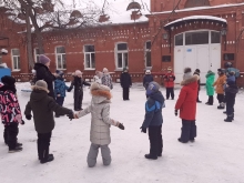Рождественский фестиваль в православной гимназии продолжился святочными забавами