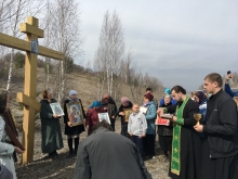 Прихожане ачинских храмов помолились у Поклонных крестов 4