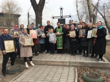 Прихожане ачинских храмов помолились у Поклонных крестов 2