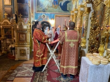 Ночное Пасхальное богослужение прошло в Казанском соборе 11
