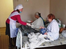 Православные сестры милосердия поздравили пациентов ЦРБ с Пасхой
