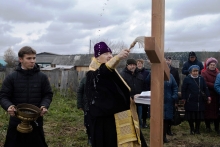 Правящий архиерей освятил закладной камень храма святителя Николая в Большом Улуе