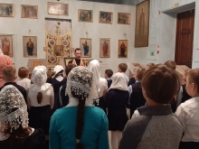 Выносом флага и молебном началась в православной гимназии вторая четверть