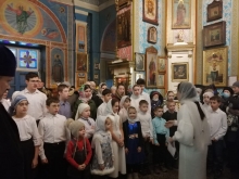 Воспитанники воскресной школы поздравили прихожан колядками 4