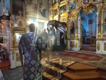 Вечерня Великого Пятка. Вынос Плащаницы
