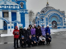 Иерей Артемий встретил паломников из Критовской СОШ и пообщался с пожилыми людьми