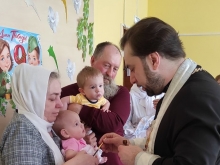 Священник совершил Таинство Крещения в Доме ребёнка 1