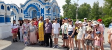 Священник благословил участников пленэрного конкурса Под сенью Казанского собора 3