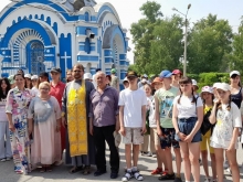 Священник благословил участников пленэрного конкурса Под сенью Казанского собора