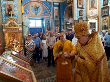 В День памяти Красноярских святых Ачинский благочинный освятил иконы новомучеников