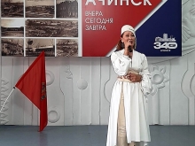 Ачинский священник принял участие в городском празднике 8