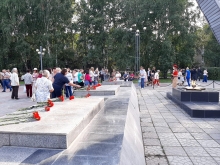 С участием священника в Ачинске отметили День окончания Курской битвы 2