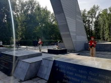 С участием священника в Ачинске отметили День окончания Курской битвы 4