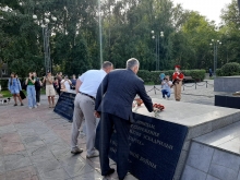 С участием священника в Ачинске отметили День окончания Курской битвы 3