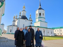 Родственники воинов-ачинцев помолились у мощей святого Феодора Томского 3