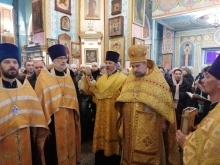 Ачинское духовенство и верующие проводили ковчег с частицами мощей святых Апостолов 2