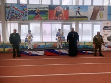 Ачинский священник благословил участников Турнира по рукопашному бою 2