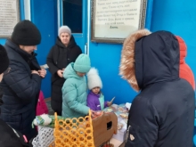 Рождественскую ярмарку организовали воспитанники воскресной школы с родителями 6