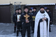 Ачинский священник совершил чин Великого освящения воды в следственном изоляторе 2