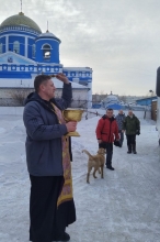 Священник благословил волонтёров, сопровождающих очередную партию гуманитарного груза для бойцов СВО 3