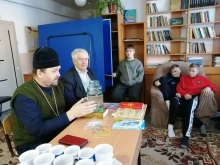 О празднике Крещения Господня рассказал воспитанникам большеулуйского детского дома настоятель Никольского храма 2
