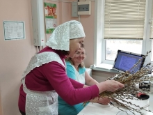 Православные сёстры милосердия поздравили пациентов ЦРБ с Вербным воскресеньем