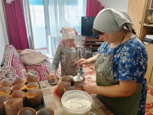 Рядом с Казанским собором появились Пасхальные деревья 5