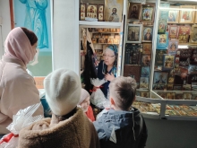 Рядом с Казанским собором появились Пасхальные деревья 10