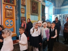 Православные гимназисты помолились за Божественной литургией в Казанском соборе 3