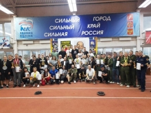 Священник принял участие в турнире по русскому жиму