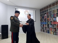 В городской библиотеке Ачинска состоялась встреча священника и казачества 2