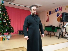 Ветераны Ачинска встретились со священником 3