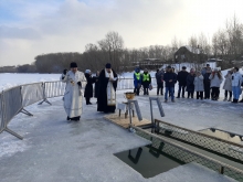 Протоиерей Евгений Фролов совершил чин Великого освящения воды на реке Чулым 2