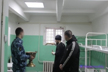 Ачинский священник совершил чин Великого освящения воды в следственном изоляторе 4