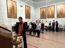 Новая учебная неделя в православной гимназии началась с традиционного молебна