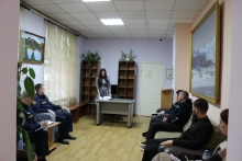 Ачинский священник принял участие во встрече, прошедшей в Центре адаптации 2